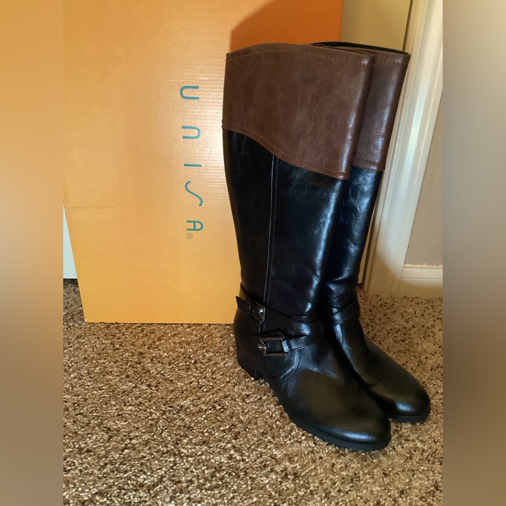 Unisa multicolor boots.